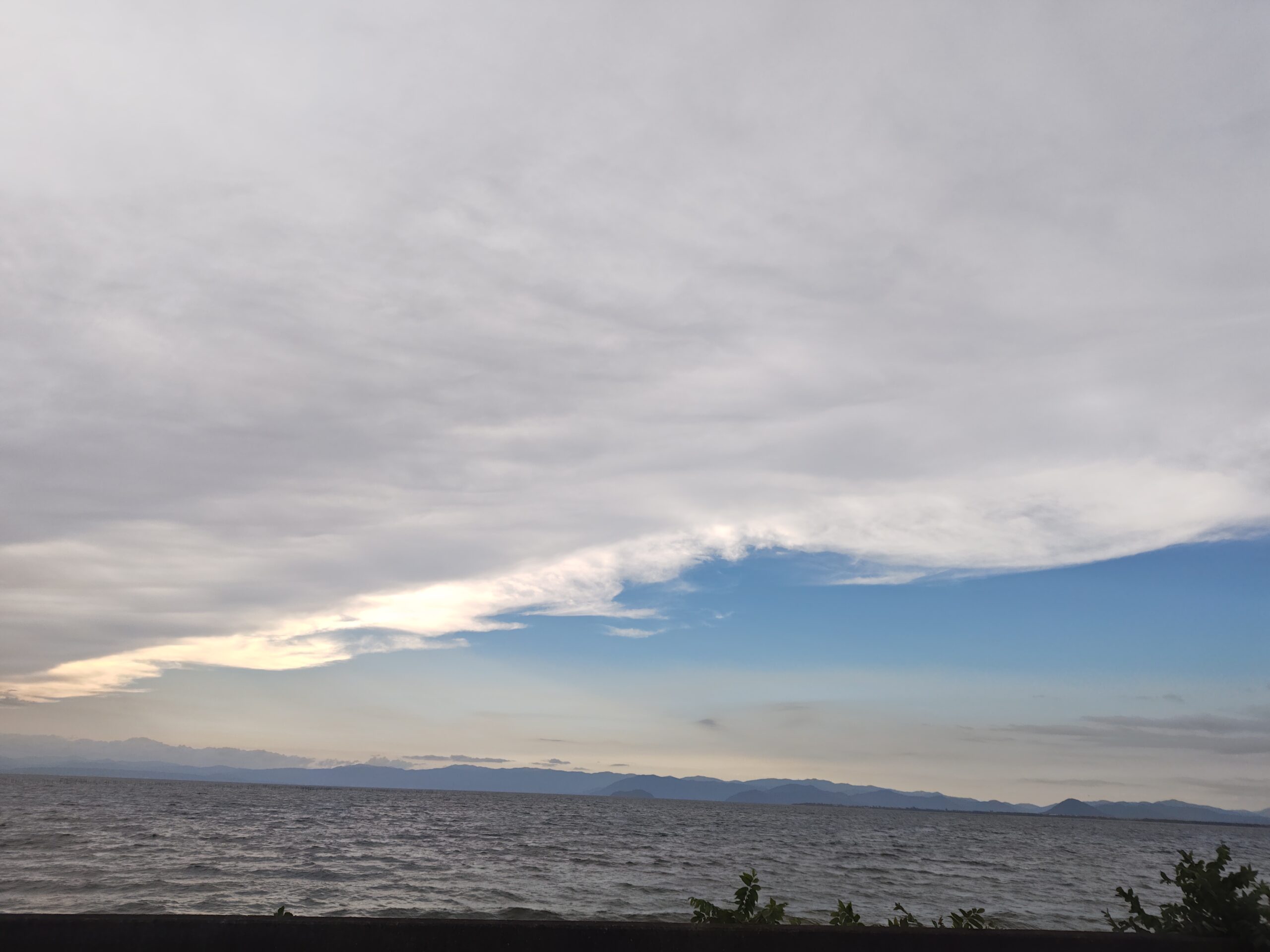 撮りにこんせ‼フォトコンテスト|滋賀・長浜北部|092310_雲の境目