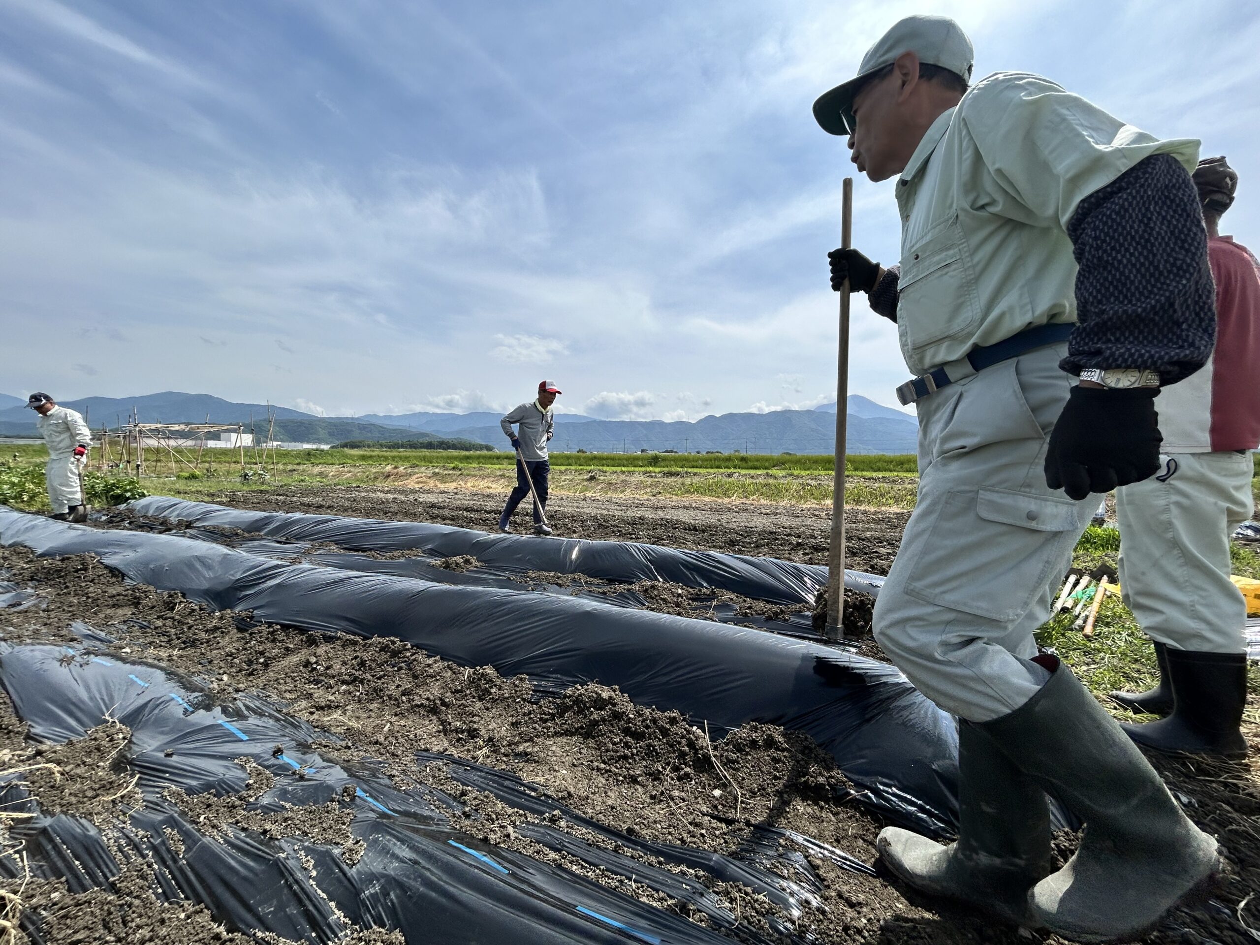 撮りにこんせ‼フォトコンテスト|滋賀・長浜北部|092510_伊吹山の見える畠